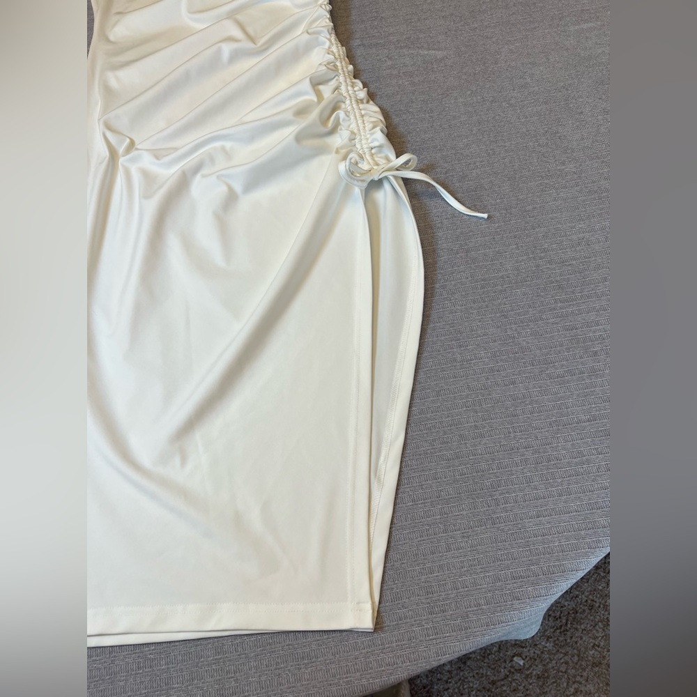 White Ruched Dress Size Large - Picture 7 of 10